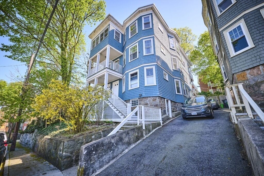 Property Photo: 85 Jamaica St 2 MA 02130