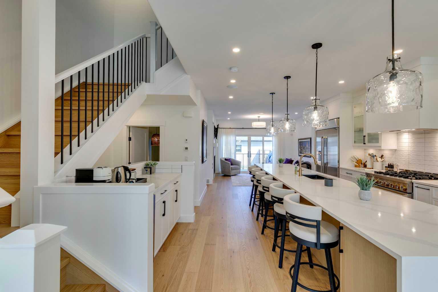 Property Photo: 2116 27 Avenue SW AB T2T 1H7