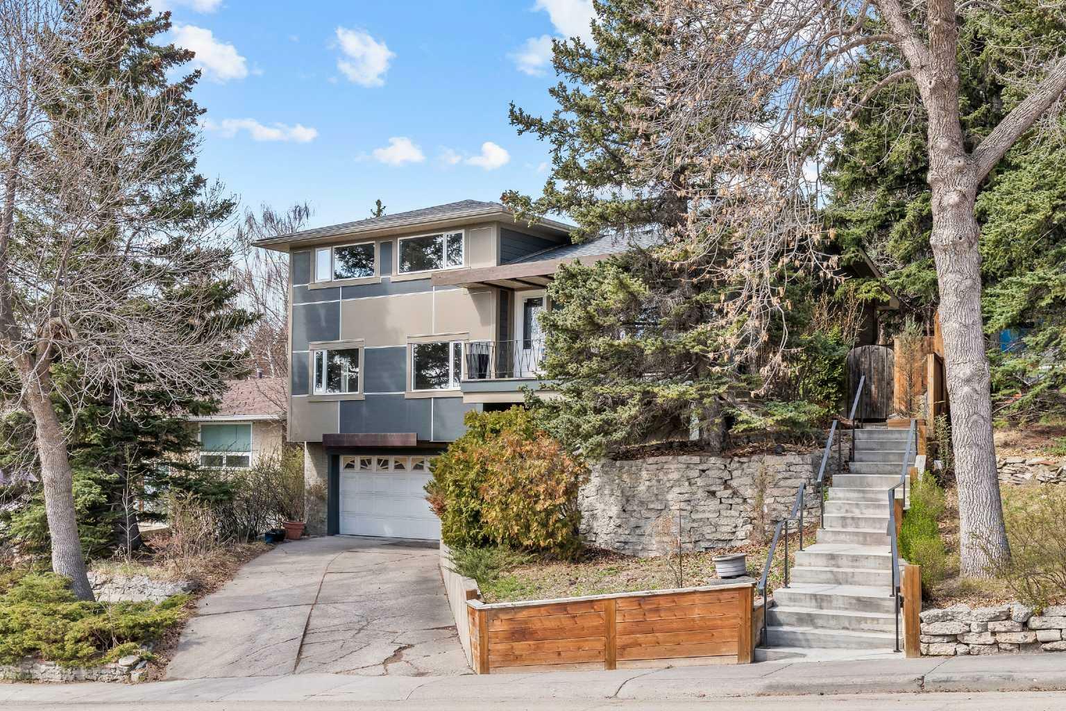 Photo de la propriété: 2736 Chalice Road NW AB T2L 1C8