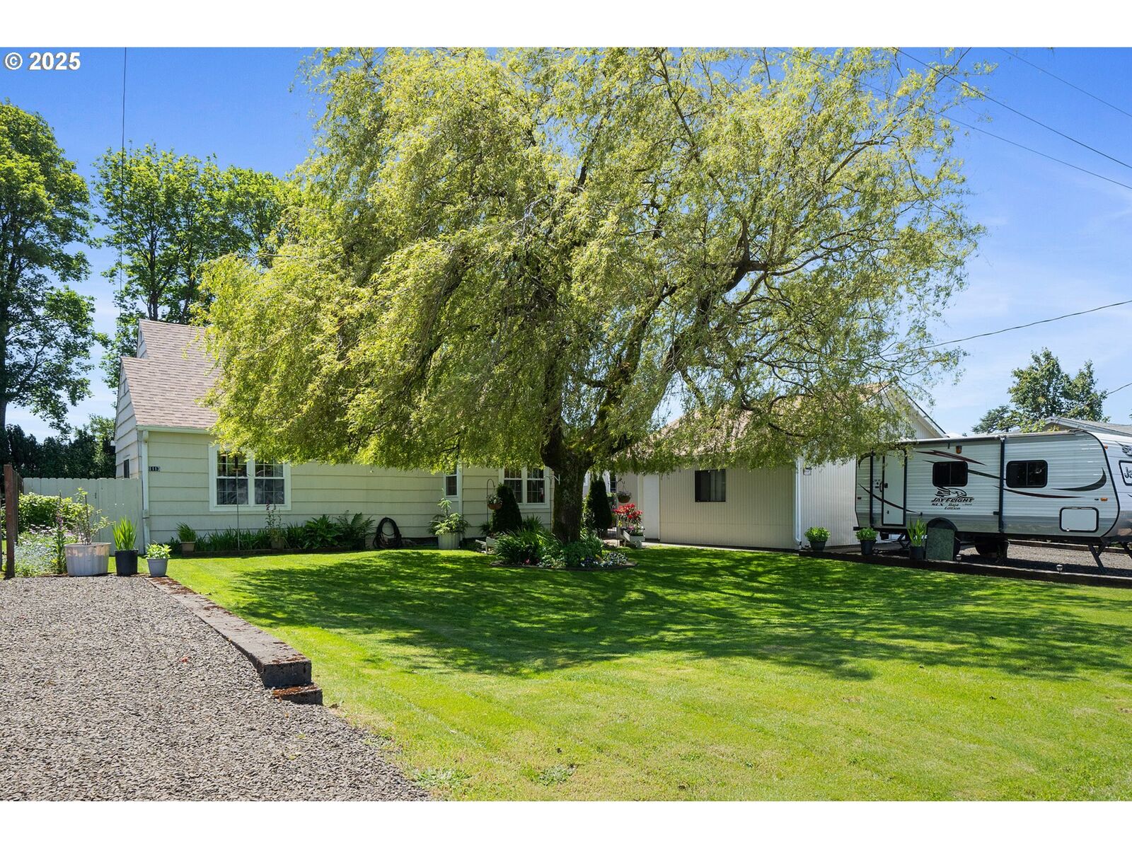Property Photo: 1113 6th St OR 97141