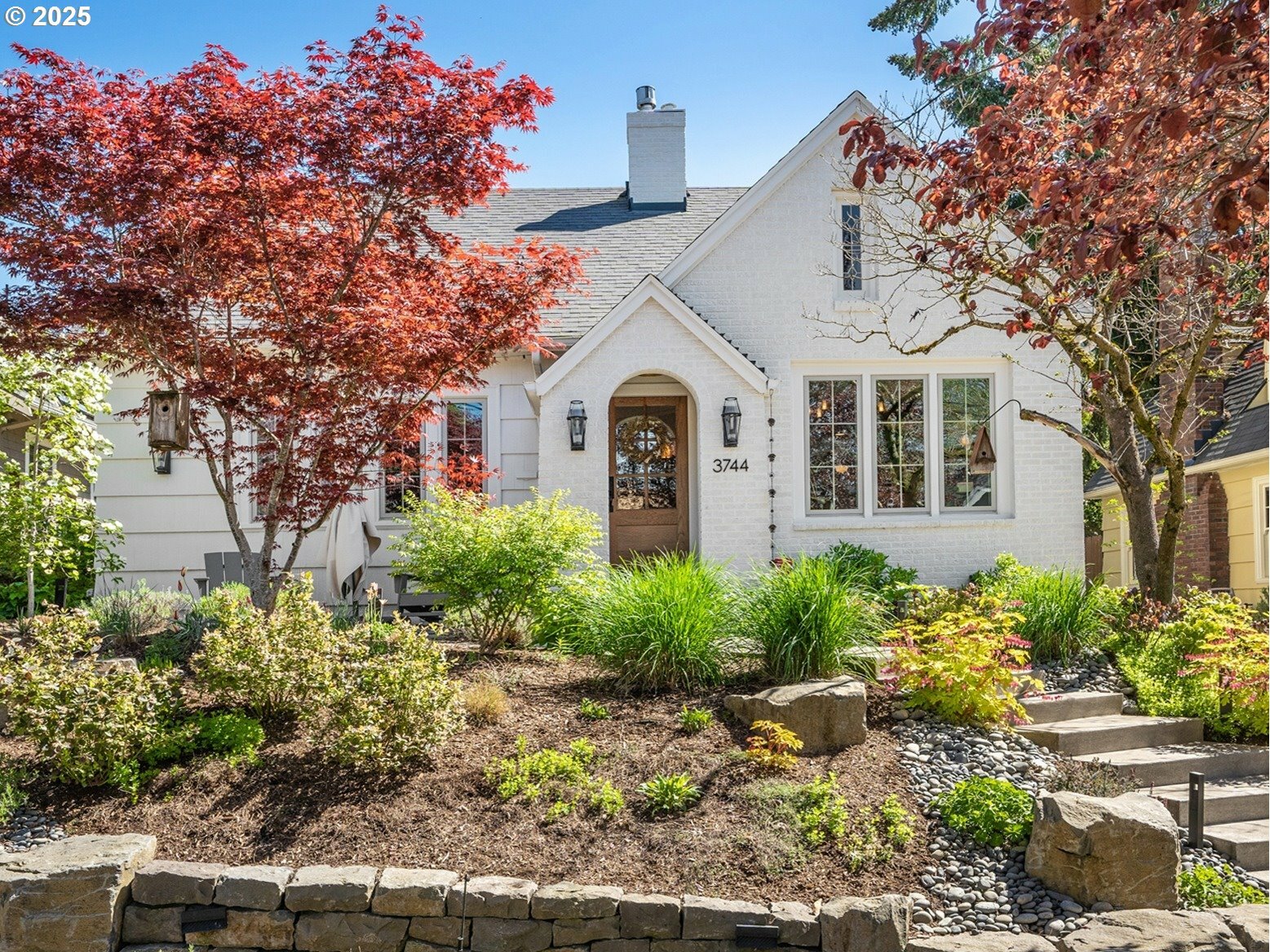 Property Photo: 3744 NE 24th Ave OR 97212