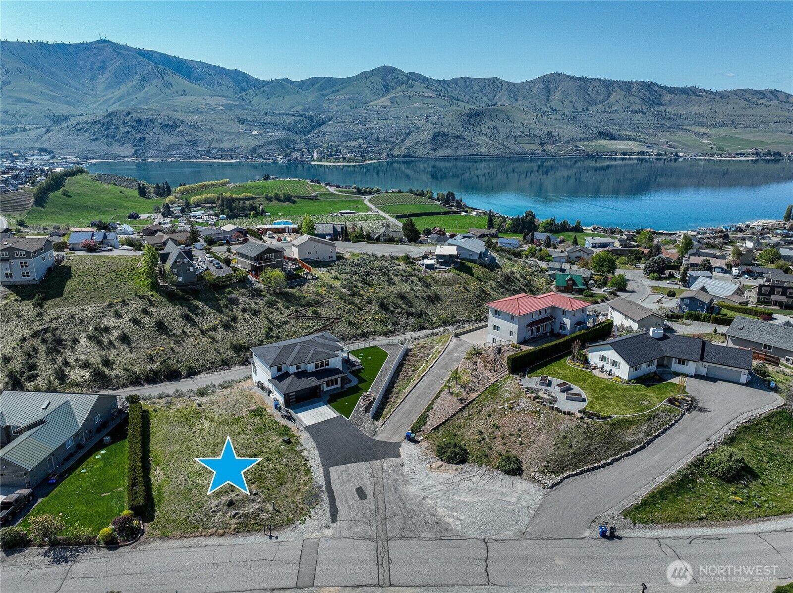 Property Photo:  212  Stehekin Way  WA 98816 