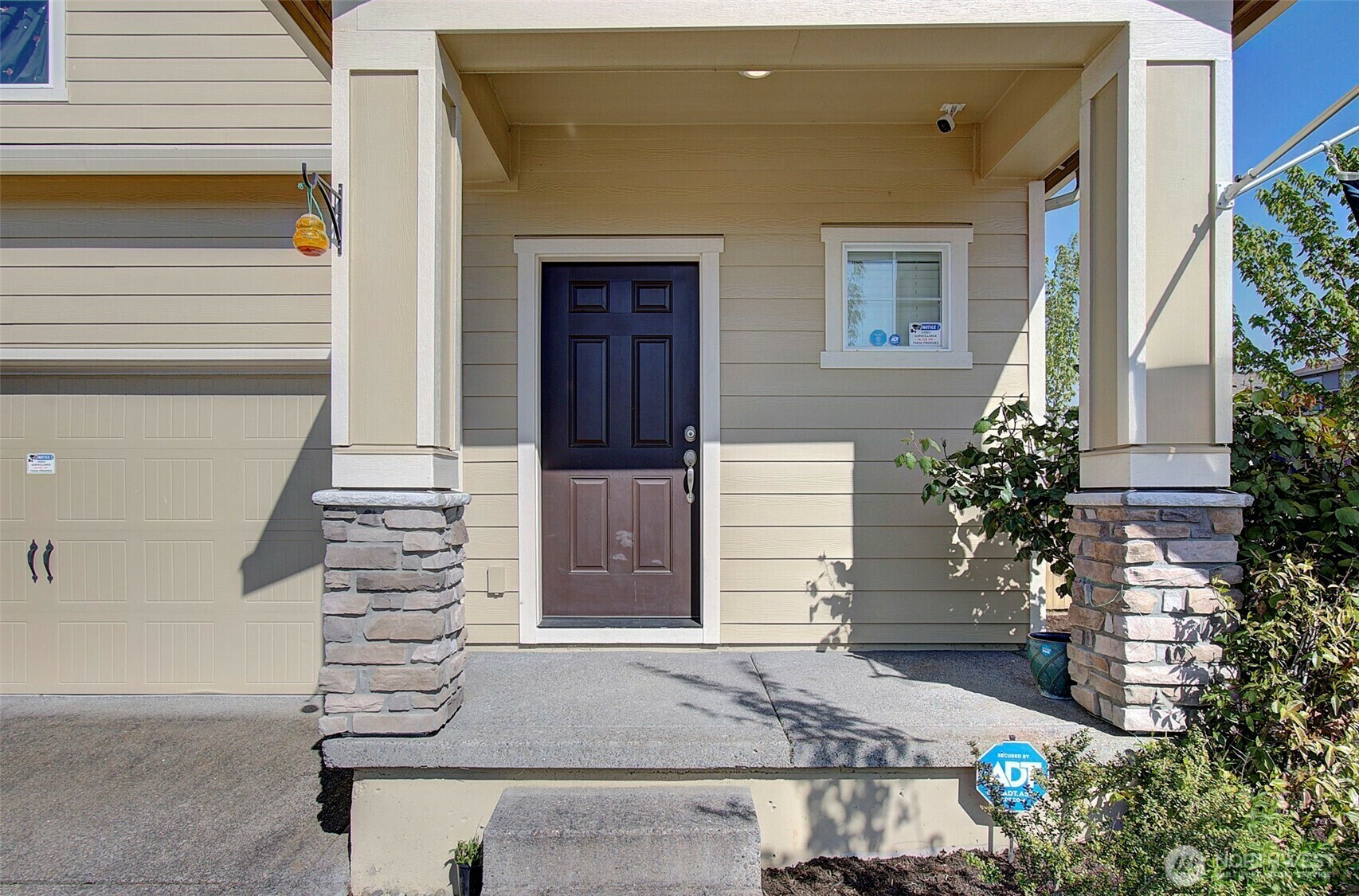 Property Photo: 1203 W 17th Avenue WA 98629