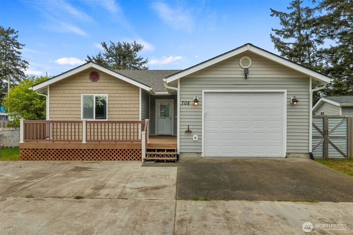 Property Photo: 708 S Broadway Street WA 98595