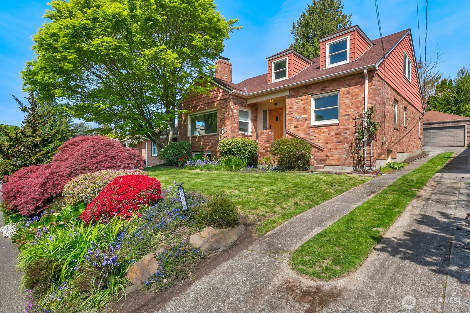 Property Photo: 3536 43rd Avenue W WA 98199