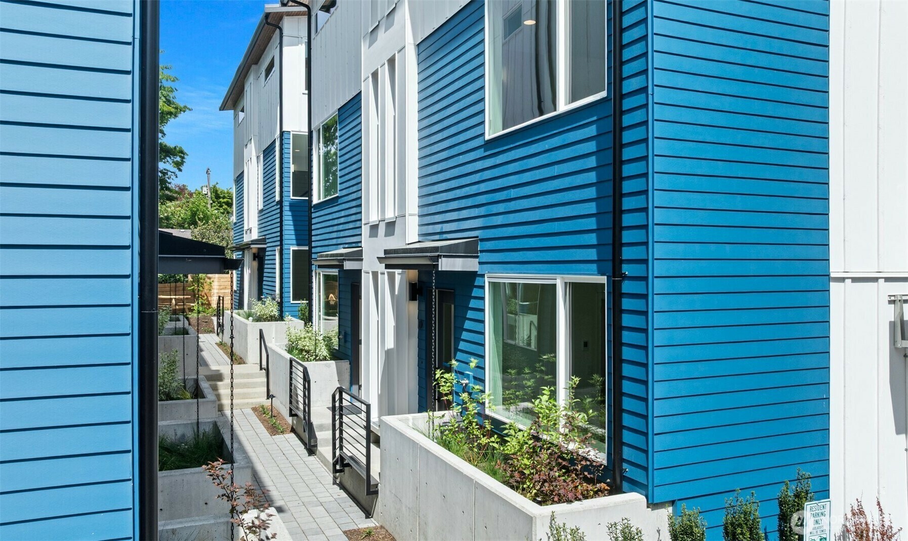 Property Photo: 2523 29th Avenue S D WA 98144