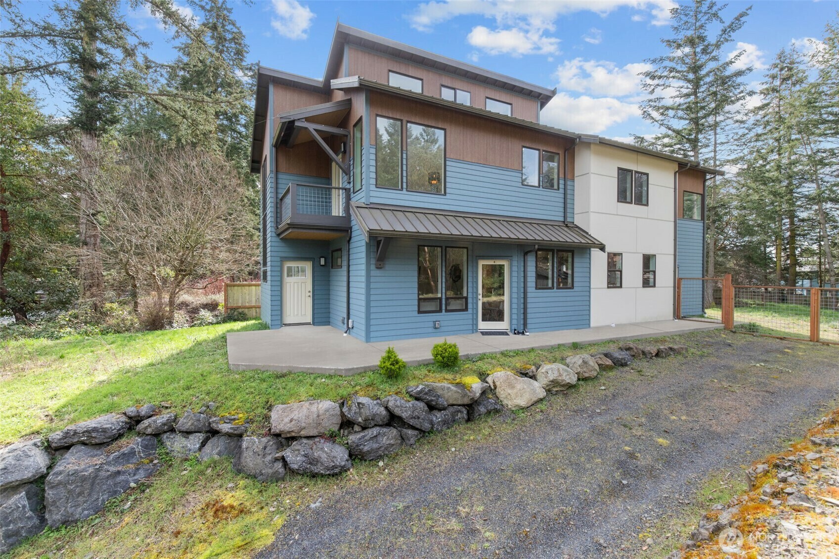 Property Photo: 1009 Park Street WA 98250