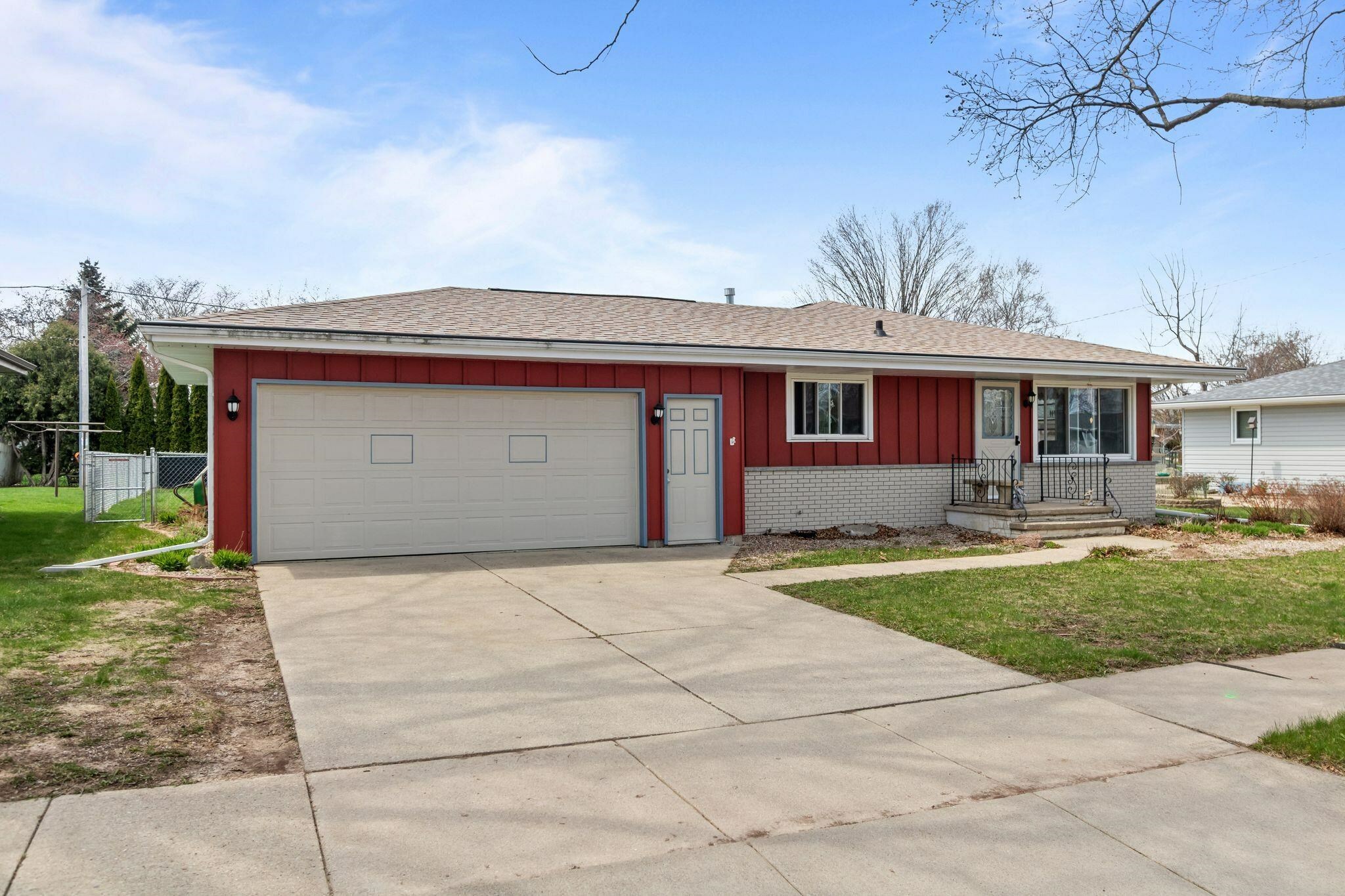 Property Photo: 417 S Matthias Street WI 54915