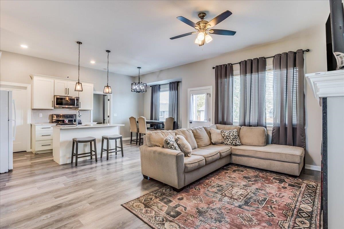 Property Photo: 3307 S Bluelake Ct KS 67215