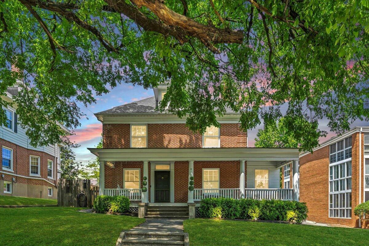 Property Photo: 2219 Broadway Ave SW VA 24014