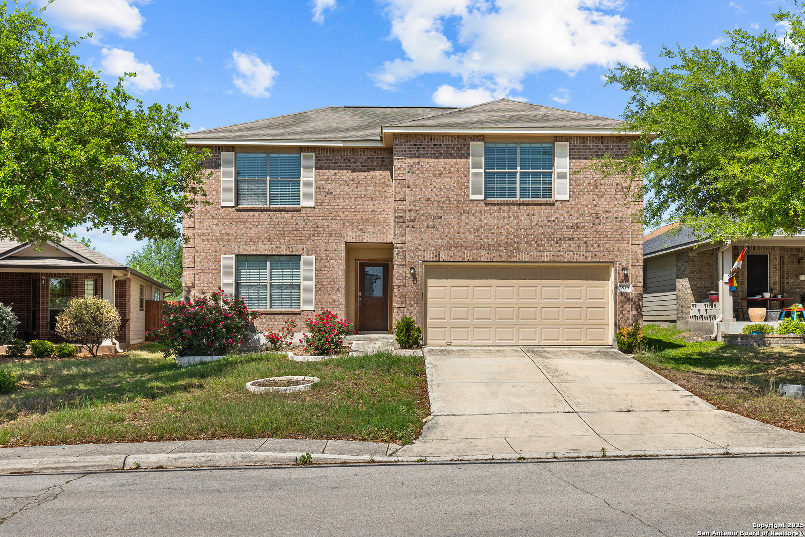 Property Photo: 3919 Maiden Way TX 78109