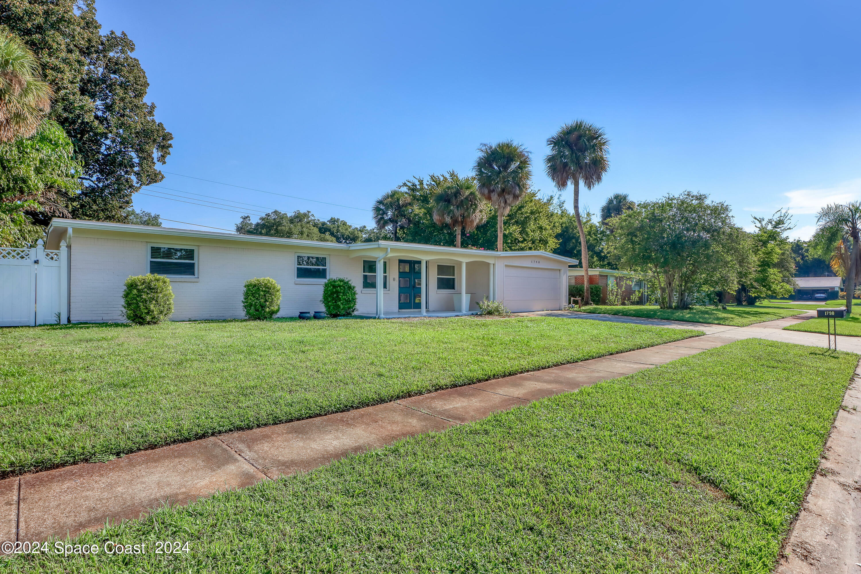 Property Photo: 1790 S Lilac Circle FL 32796