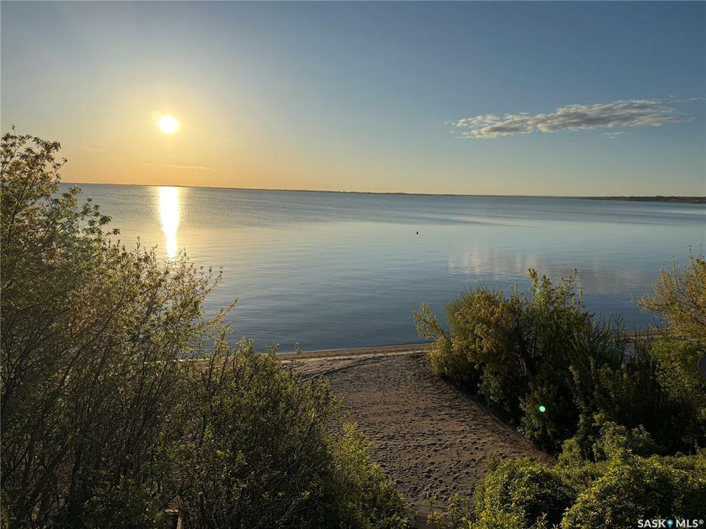 31 Lakeview Avenue  Days Beach SK S0M 0L0 photo