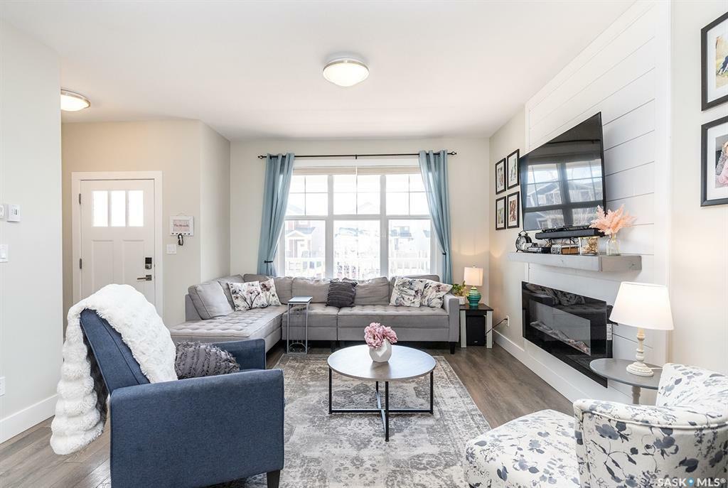 Property Photo: 655 Meadows Boulevard SK S7V 0H5