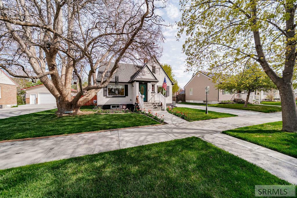 Property Photo: 439 E 13th Street ID 83401