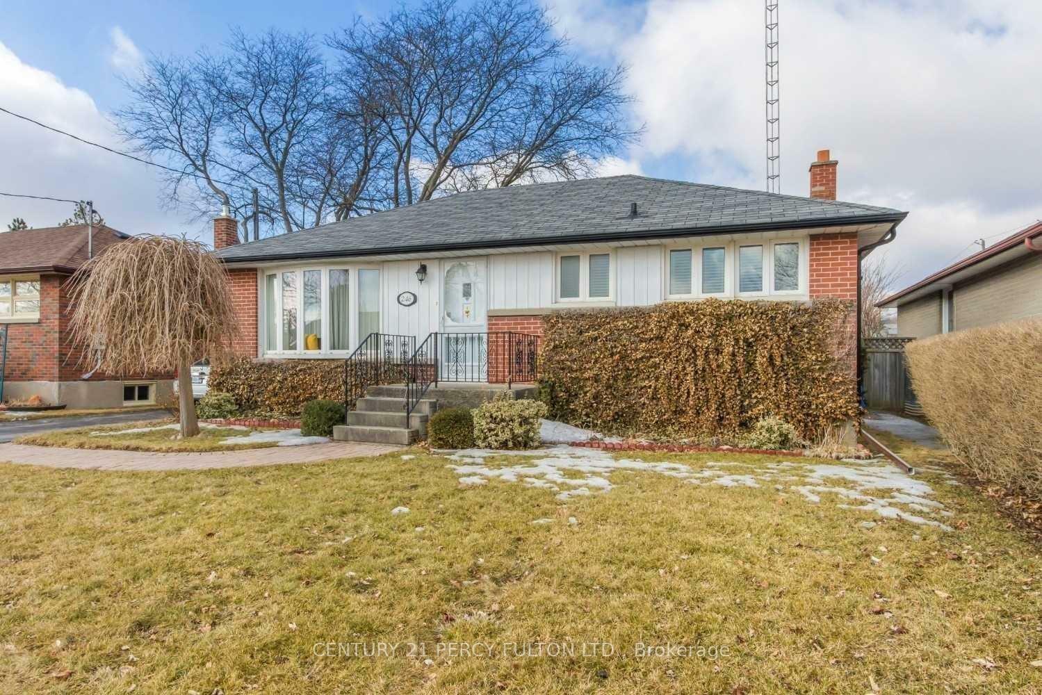 Property Photo: 246 Baldwin Street ON L1H 6H4