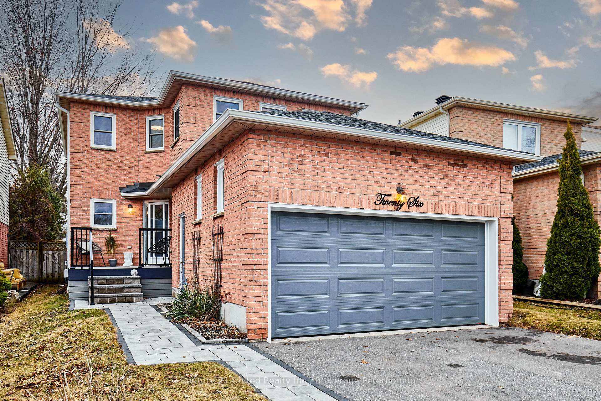 26 Lipton Crescent  Whitby ON L1R 1W7 photo