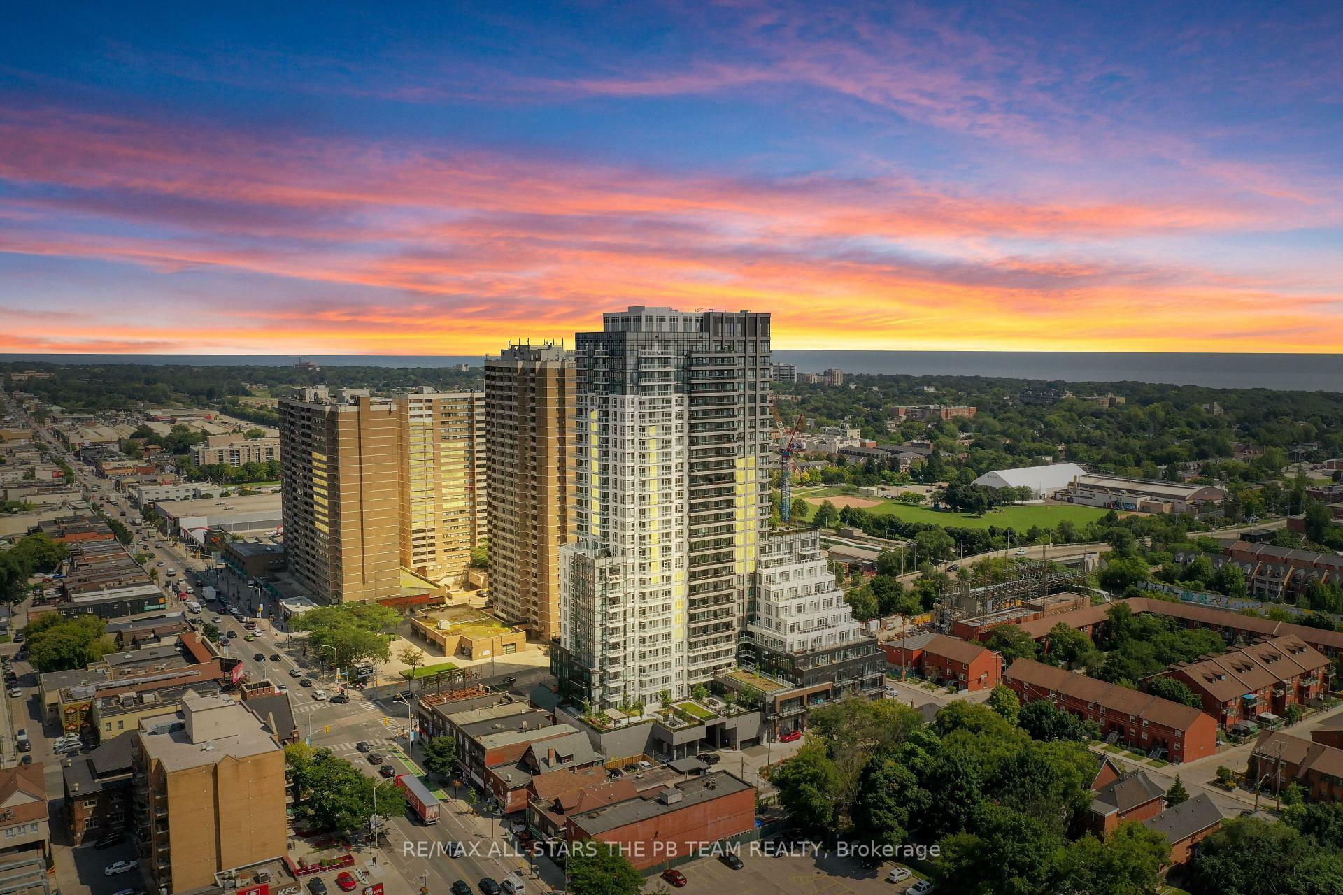 Property Photo:  286 Main Street 411  ON M4C 0B3 