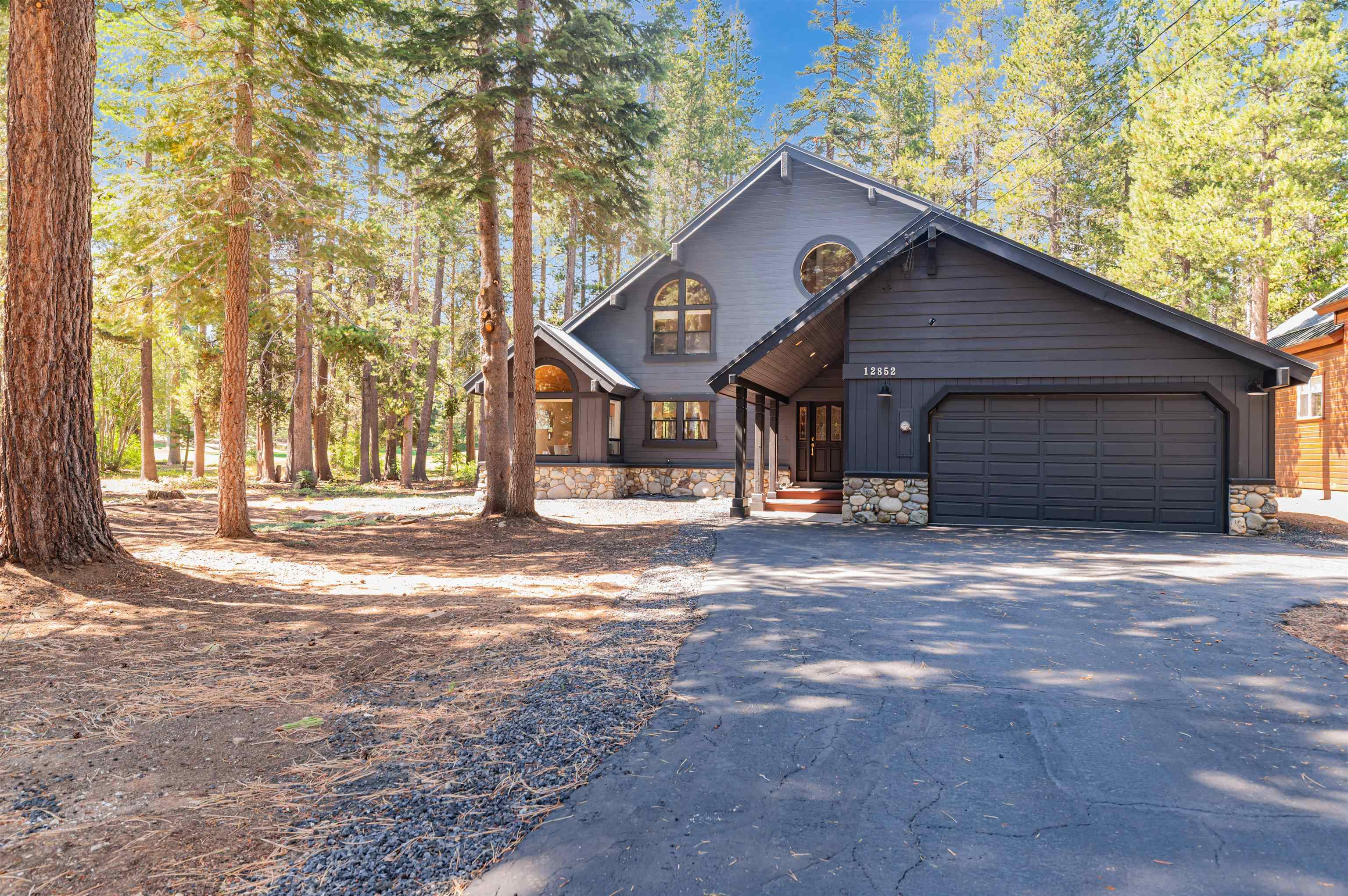 Property Photo: 12852 Skiview Loop CA 96161-6725