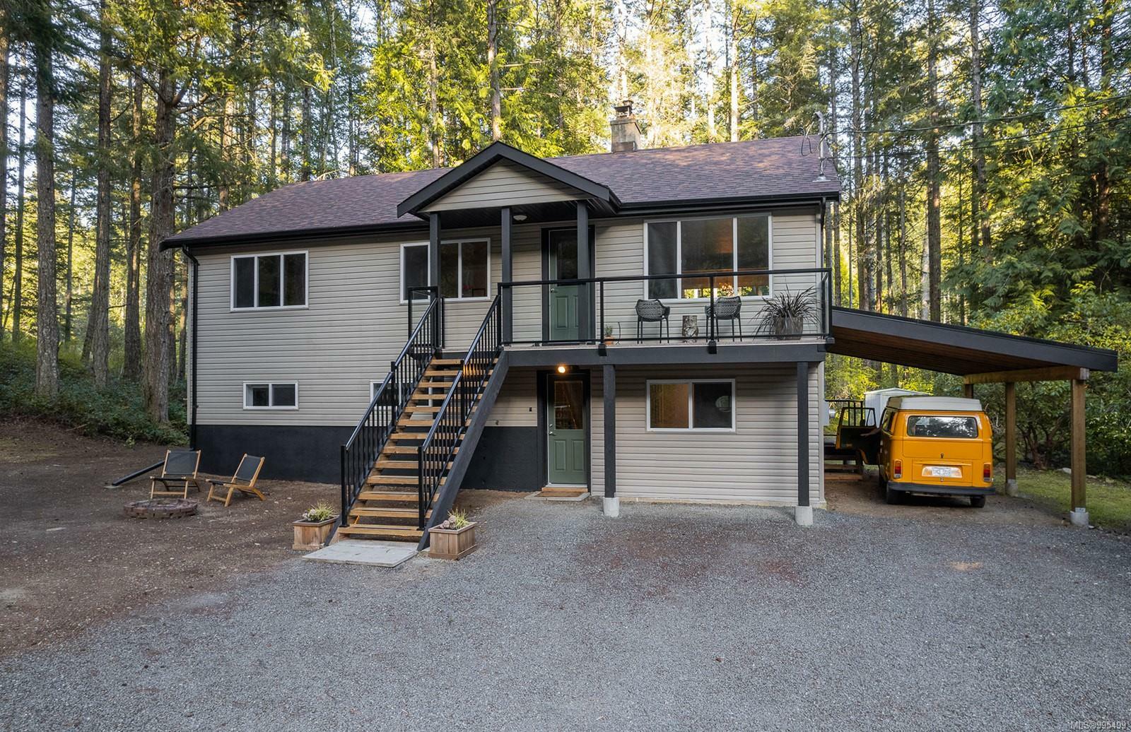 Property Photo: 935 Arden Rd BC V9B 5B4