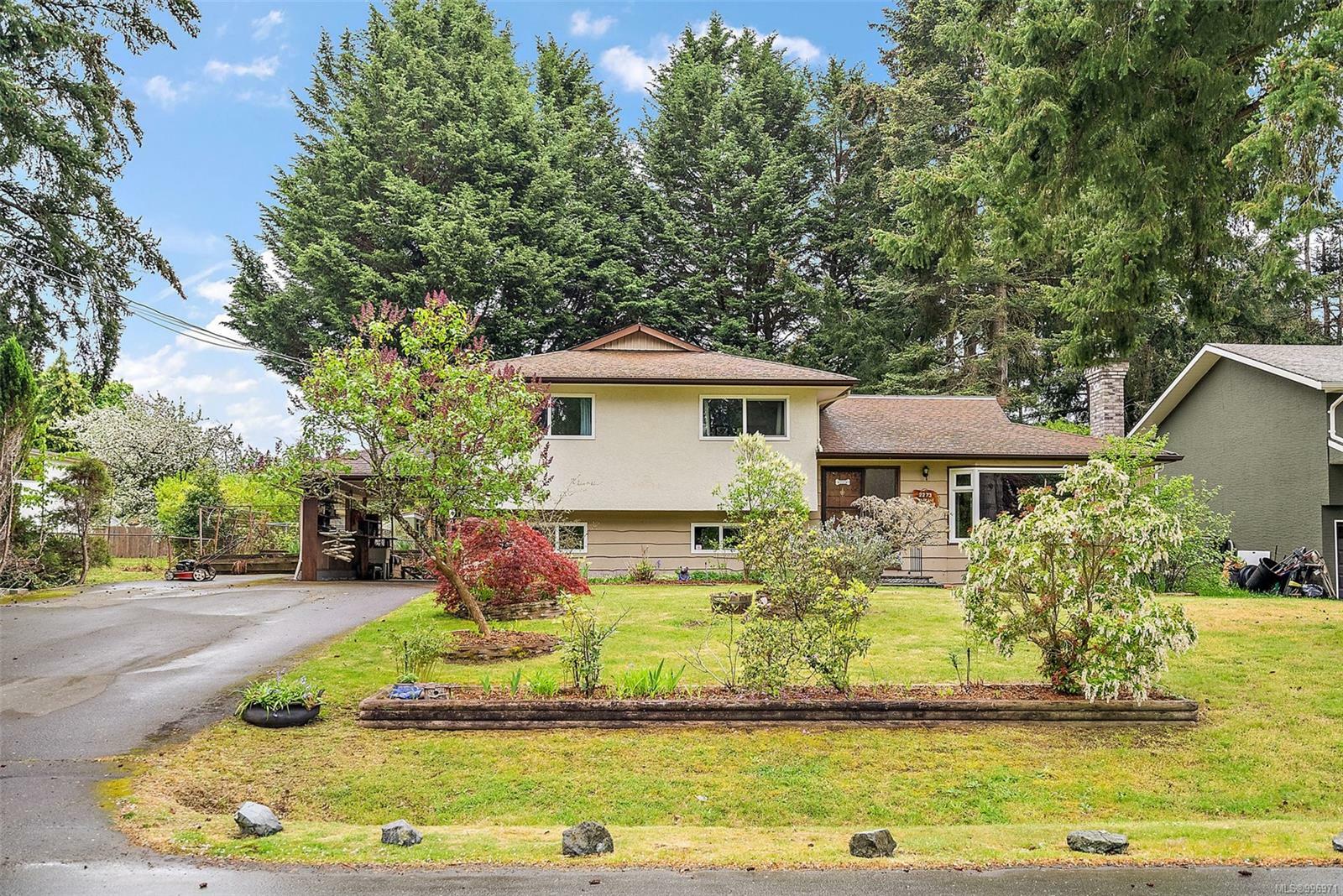 Property Photo: 2273 Aldeane Ave BC V9B 2C8