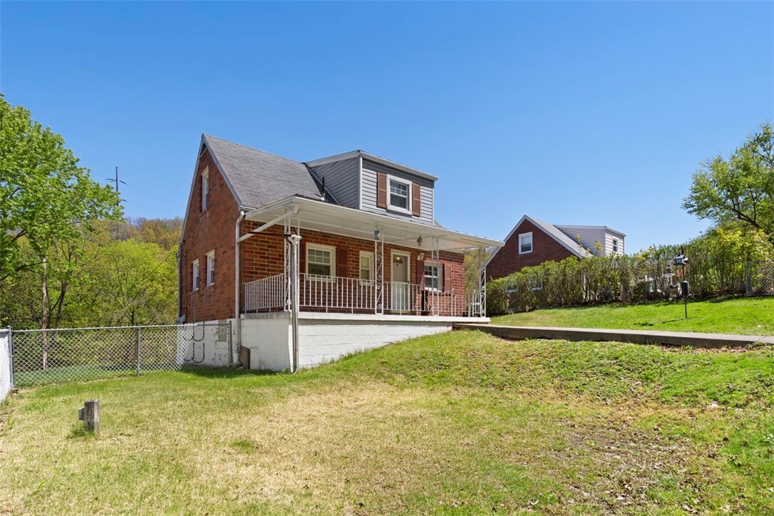 Property Photo: 152 Indian Creek Rd PA 15147