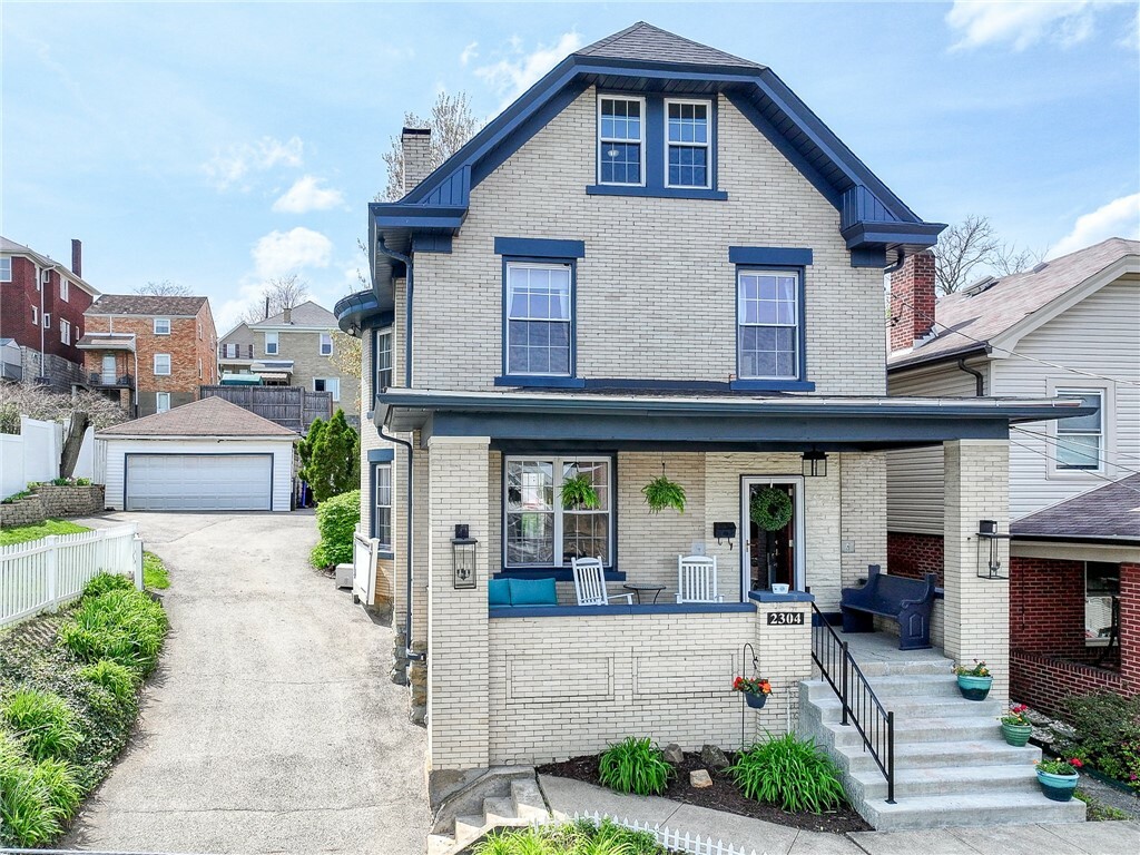 Property Photo: 2304 Los Angeles Ave PA 15216