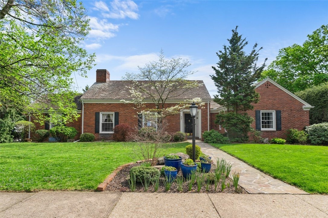 Property Photo: 861 Weldon St PA 15650
