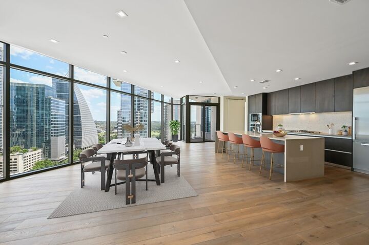 Property Photo:  501 West Avenue 2001  TX 78701 