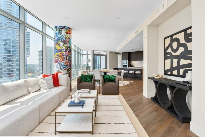 Property Photo: 501 West Avenue 2001 TX 78701