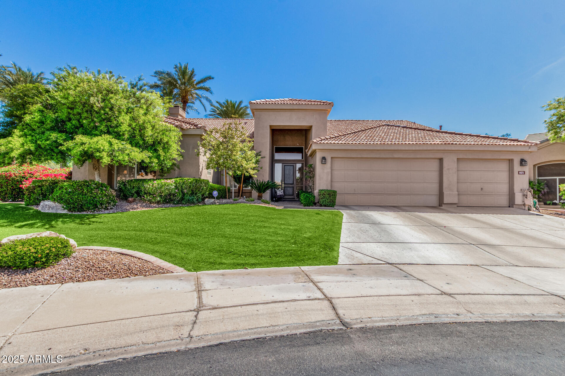 Property Photo: 9571 N 117th Street AZ 85259