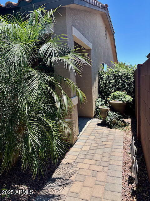 Property Photo: 913 W Leadwood Avenue AZ 85140