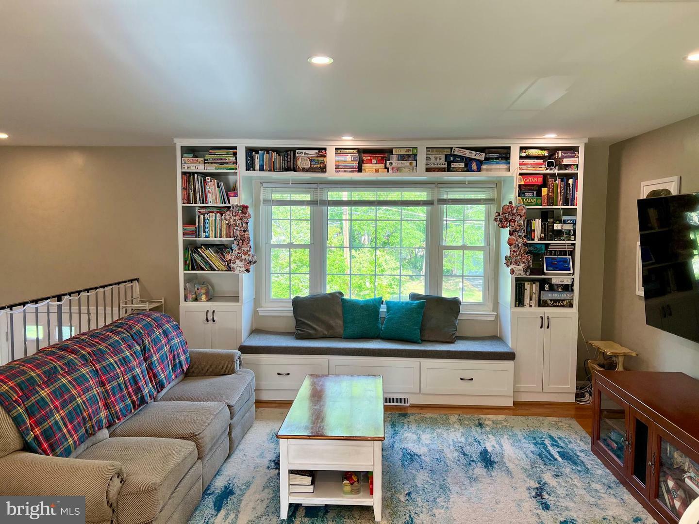Property Photo: 7209 Popkins Farm Road VA 22306