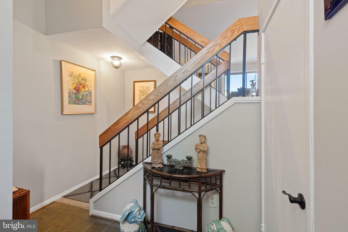 Property Photo: 3135 Eakin Park Court VA 22031