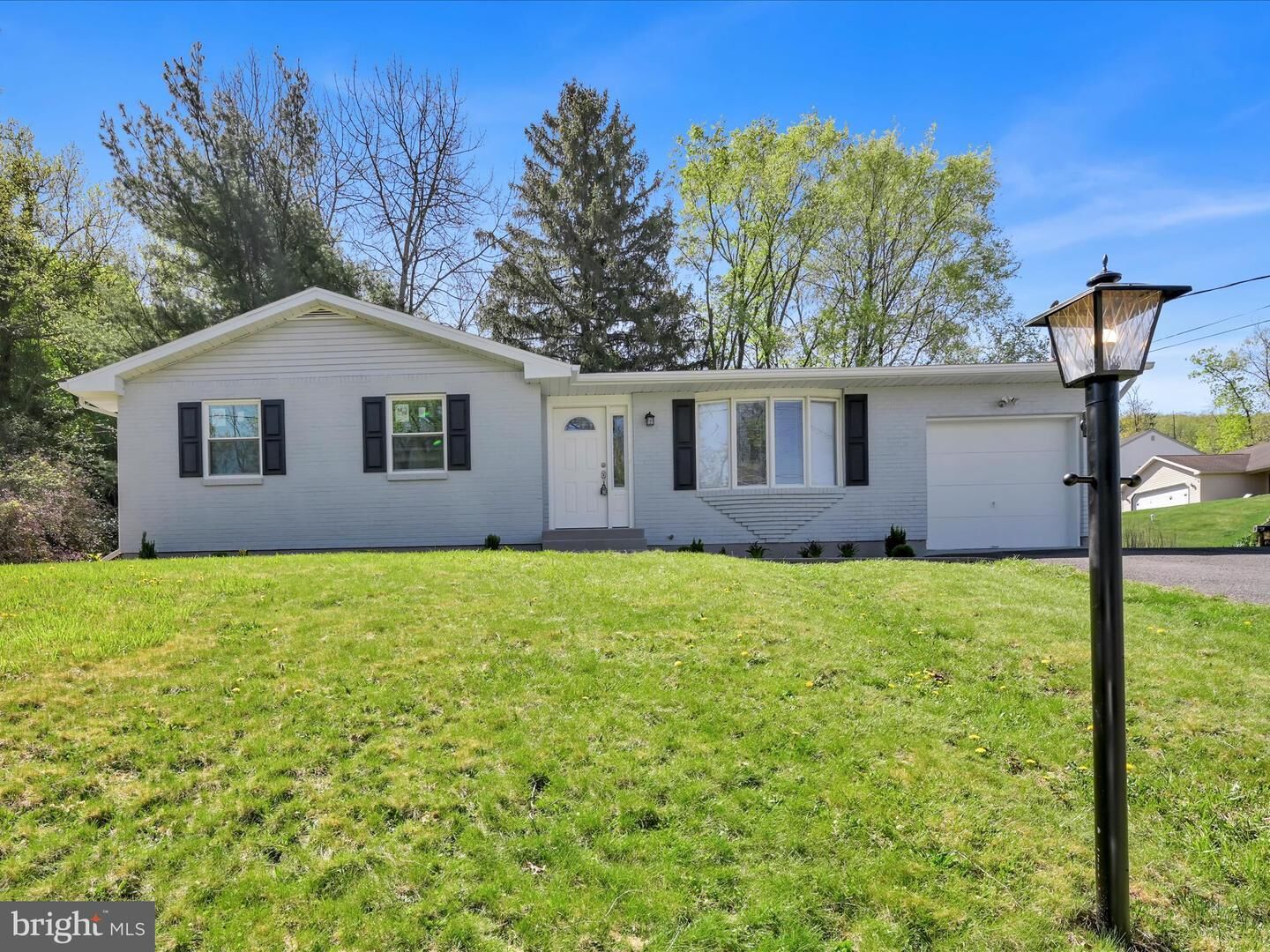 Property Photo: 2279 Mahantongo Street PA 17901