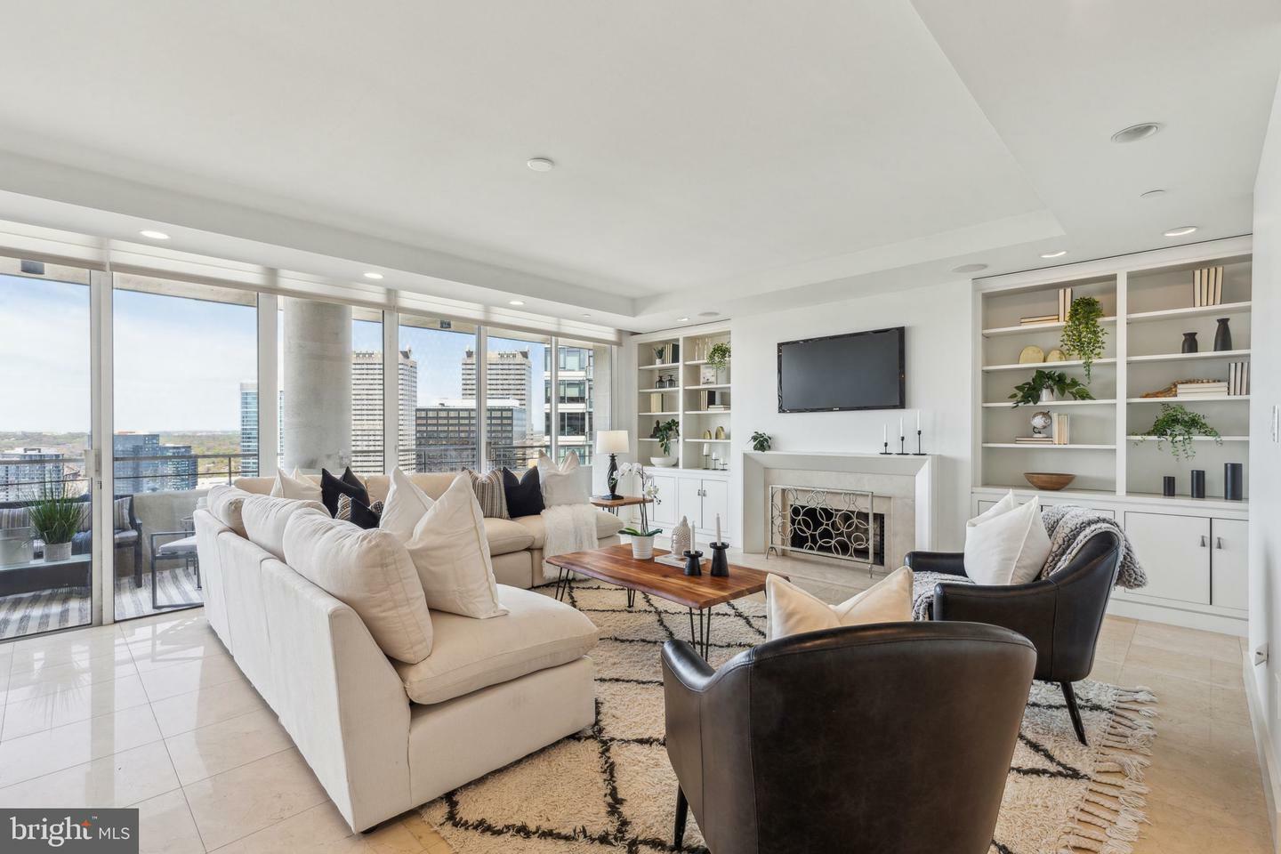 Property Photo: 202 W Rittenhouse Square 10 3203 PA 19103