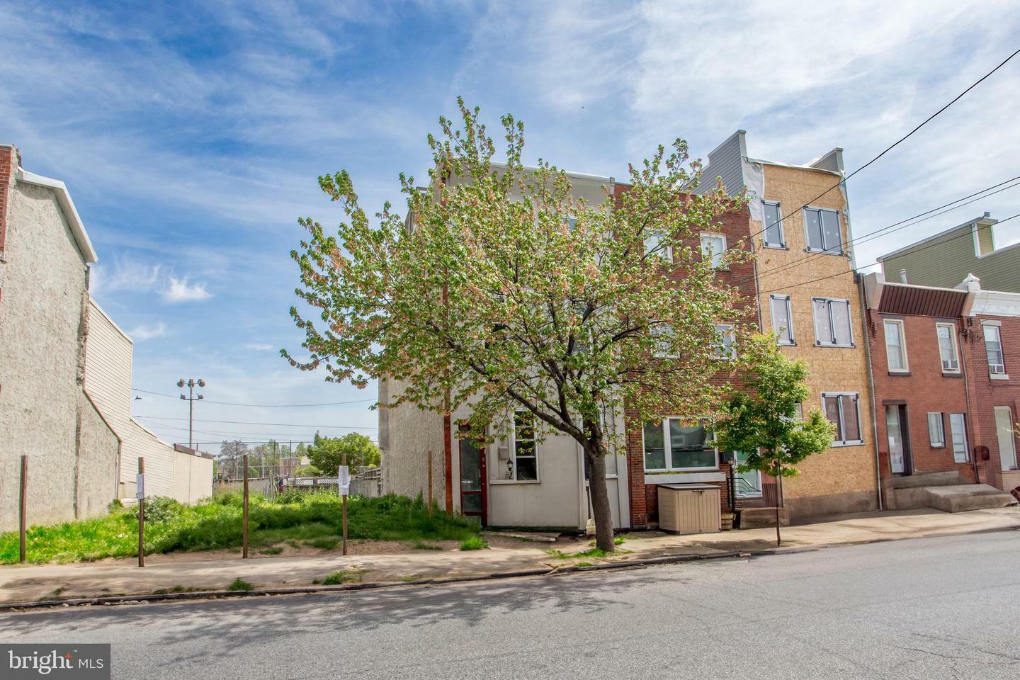 2435 E Huntingdon Street  Philadelphia PA 19125 photo