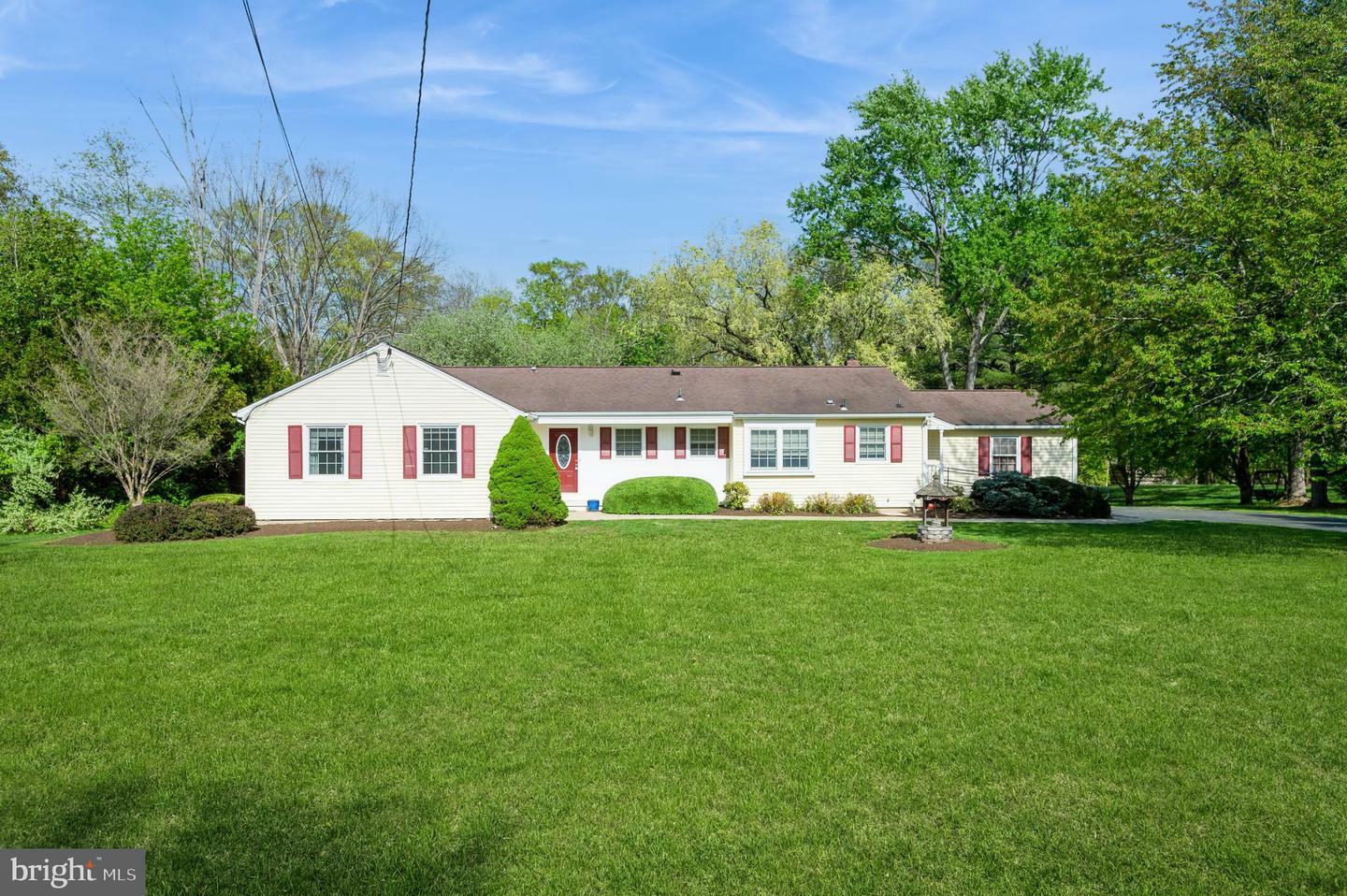 Property Photo: 19 Whippoorwill Way NJ 08502