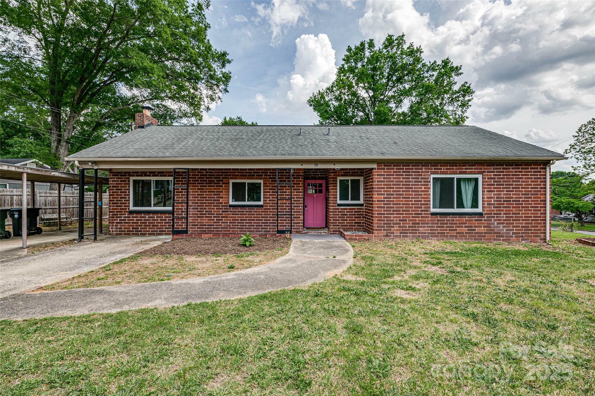 Property Photo: 85 SW Myrtle Avenue SW NC 28025