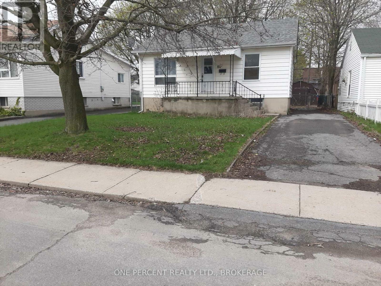 Property Photo: 84 Carleton Street ON K7K 4G1