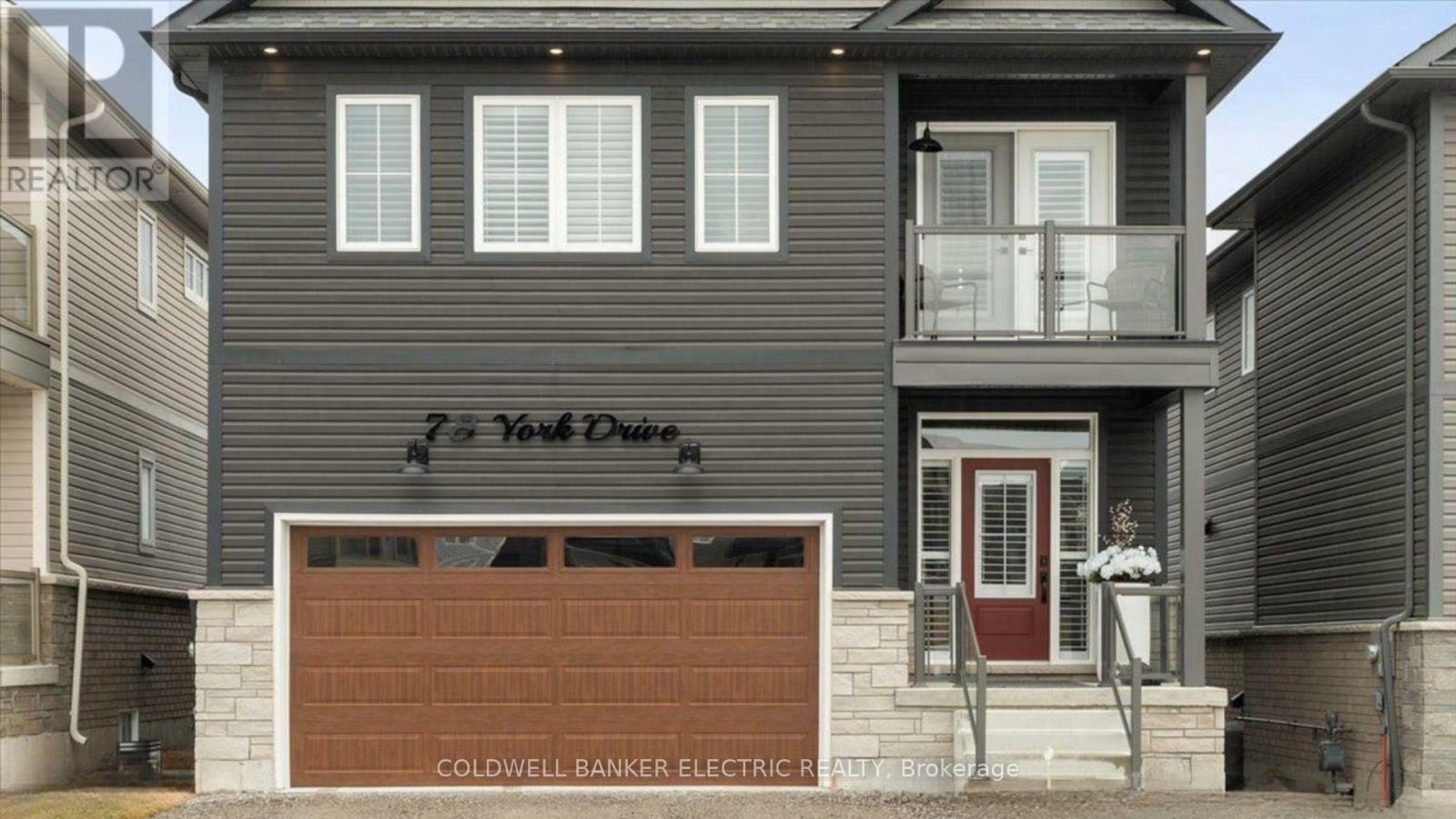 Property Photo: 78 York Drive ON K9K 0H7