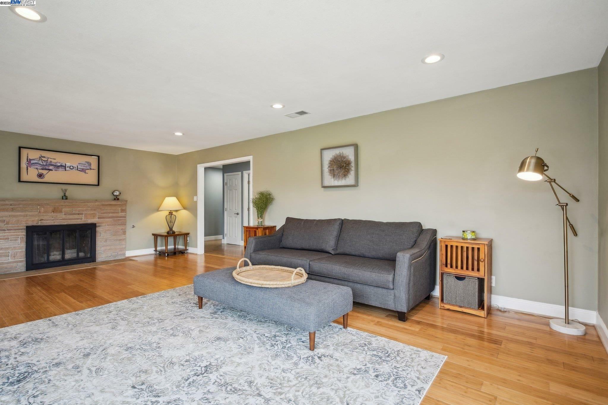 Property Photo: 295 Hillview Dr CA 94536