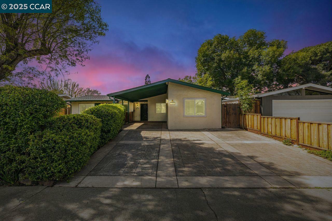 Property Photo: 2109 Roskelley Dr CA 94519