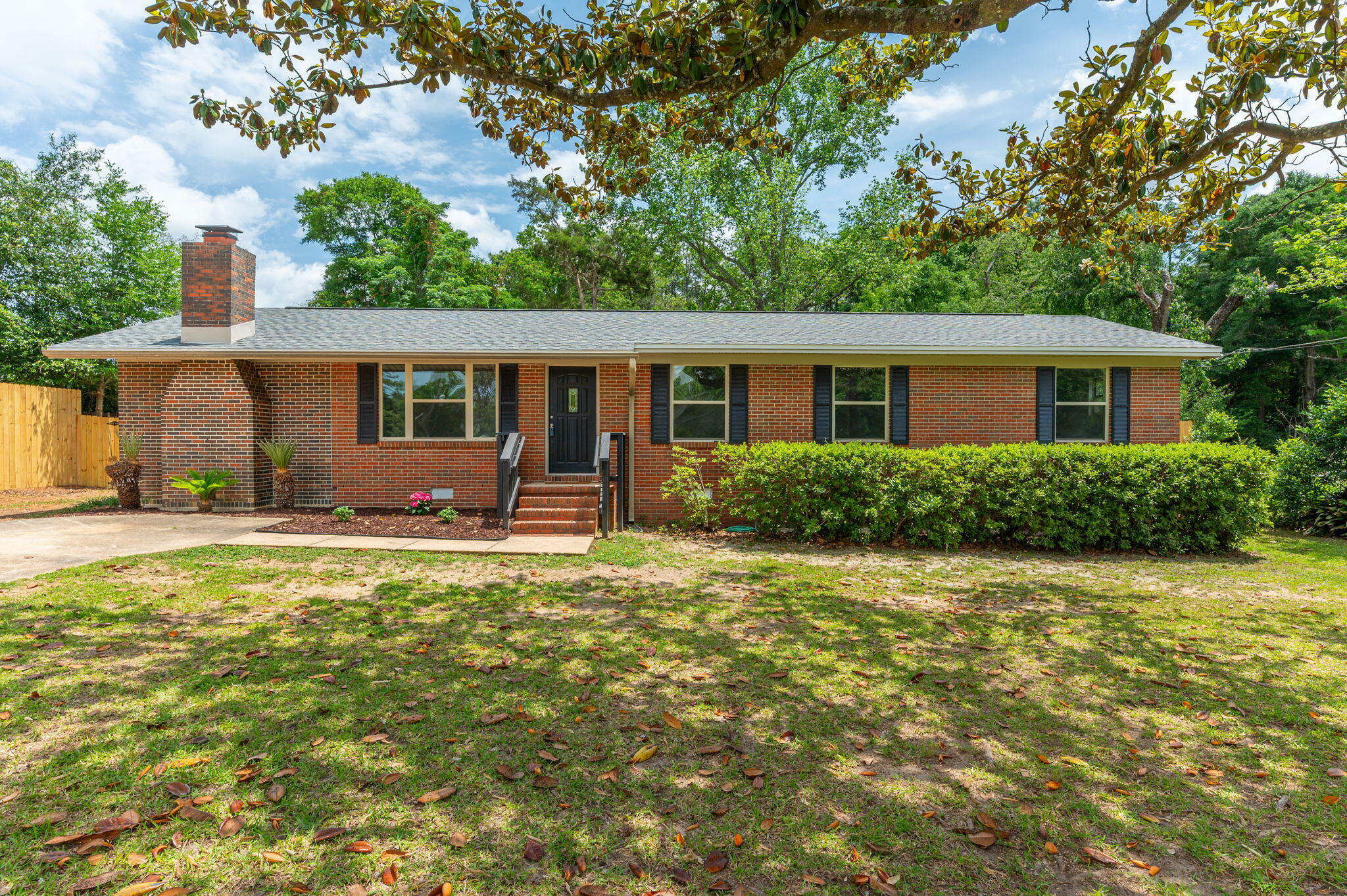 Property Photo: 699 Ridge Lake Road FL 32536