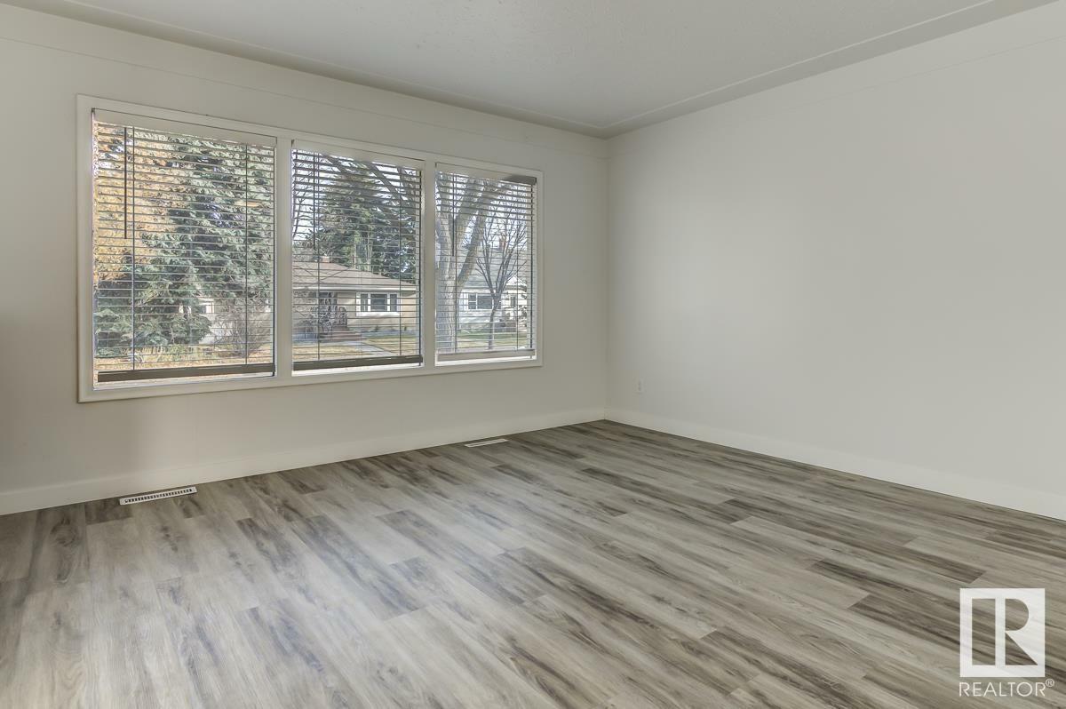 Photo de la propriété: 11828 135 Street NW AB T5L 1W6