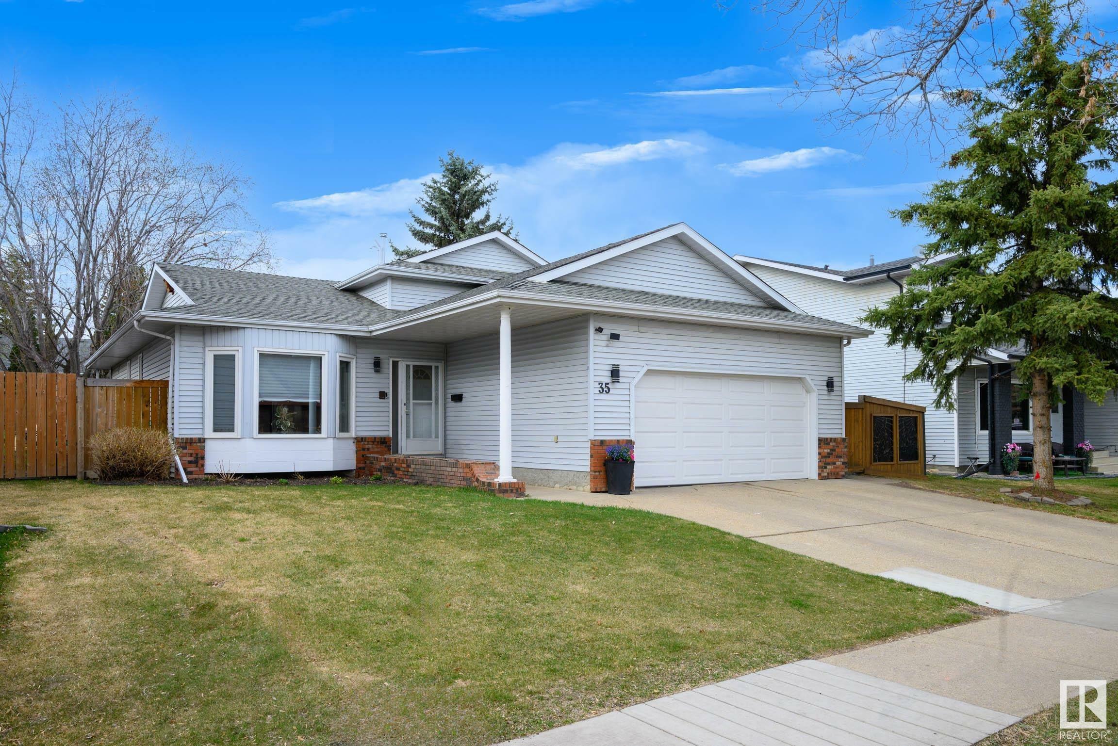 Property Photo: 35 Woodlands Road AB T8N 3S7