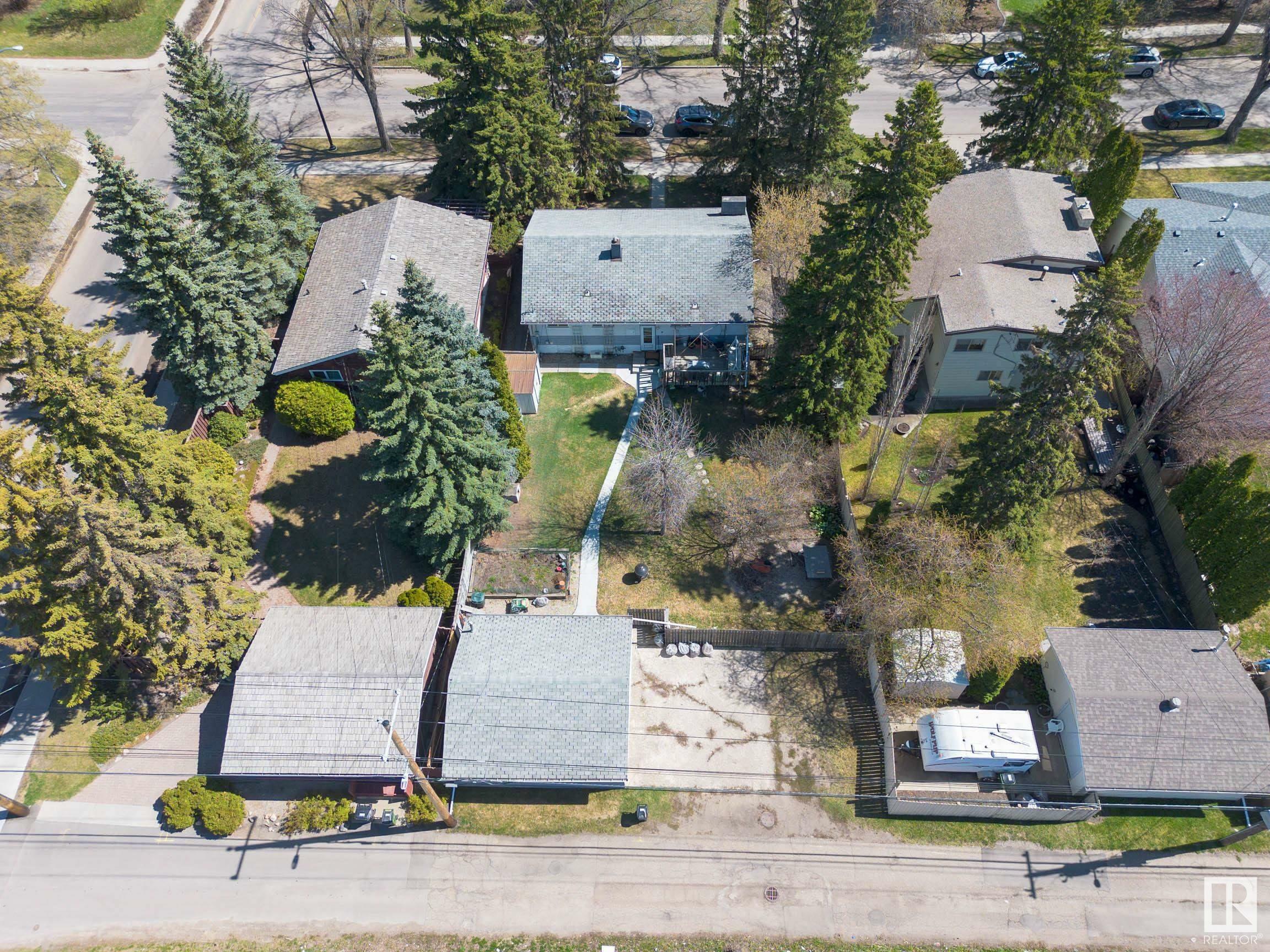 Photo de la propriété: 9432 148 Street NW AB T5R 1A6