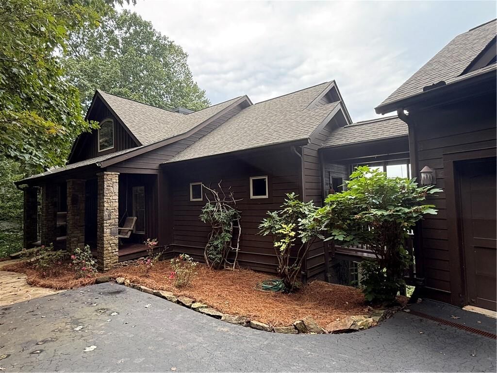 Property Photo: 276 N Sanderlin Mtn Drive GA 30143