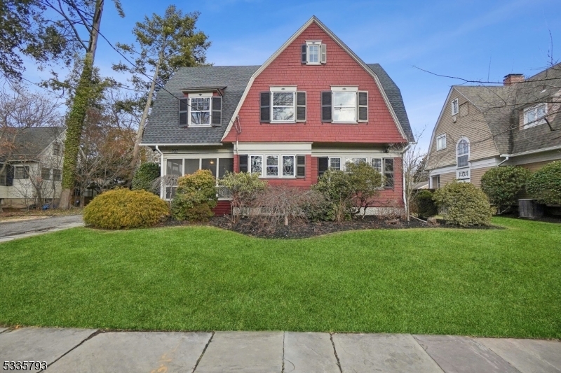 Property Photo:  907 Hillside Ave  NJ 07060 