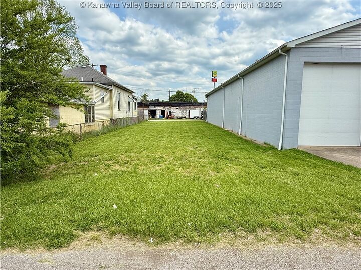 405 11th Street  Dunbar WV 25064 photo